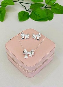 CONJUNTO PRATEADO COLAR E BRINCO LAÇO