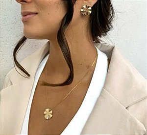 CONJUNTO DOURADO COLAR E BRINCOS