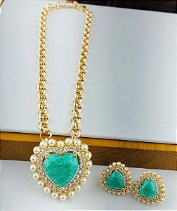 CONJUNTO DOURADO CORAÇÃO ZIRCÔNIA VERDE COM PÉROLAS