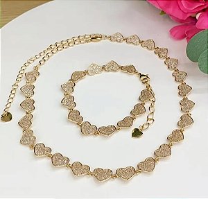 CONJUNTO DOURADO CHOKER E BRINCO CORAÇÕES CRAVEJADO