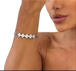 BRACELETE PRATEADO TREVO CRAVEJADO