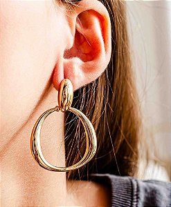 BRINCO DOURADO LISO OVAL