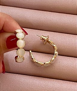 BRINCO DOURADO ARGOLA OLHO DE GATO