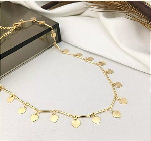 COLAR CHOKER DOURADO MEDALHAS DE CORAÇÃO