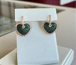 BRINCO DOURADO ARGOLA CORAÇÃO CRAVEJADO VERDE