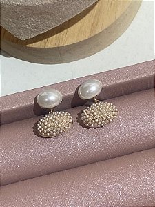 BRINCO DOURADO PENDENTE PÉROLAS