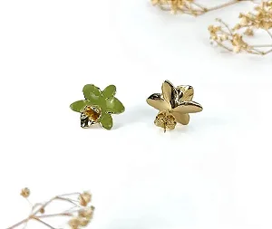 BRINCO DOURADO FLOR ESMALTADA VERDE