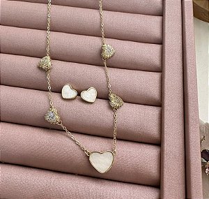 CONJUNTO CORAÇÕES MADREPEROLA BANHO OURO