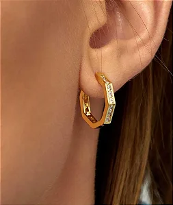BRINCO DOURADO ARGOLA COM DETALHES EM CRISTAL