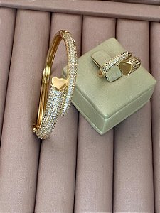 CONJUNTO DOURADO ANEL E BRACELETE CRAVEJADO DETALHE CORAÇÃO