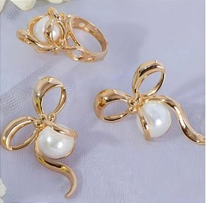 CONJUNTO DOURADO ANEL E BRINCOS LAÇO COM PÉROLA