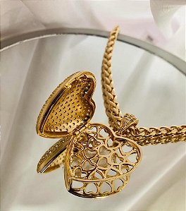 COLAR DOURADO RELICÁRIO CORAÇÃO CRAVEJADO