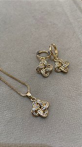 CONJUNTO CRAVEJADO DOURADO BANHO RODIO