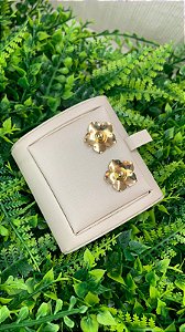 BRINCO FLOR DOURADO