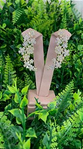 BRINCO FLORES CRAVEJADAS DOURADO