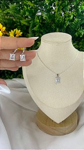 CONJUNTO CRAVEJADO DOURADO BANHO RODIO