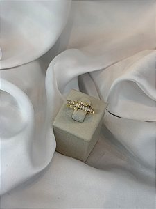 ANEL DOURADO CRAVEJADO COM ZIRCONIAS