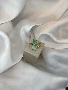 ANEL COM PEDRA VERDE DE CORAÇÃO