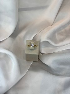 ANEL COM PEDRA EM ZIRCONIA EM FORMATO DE CORAÇÃO CRISTAL