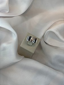 ANEL PRATEADO COM DETALHE CRAVEJADO