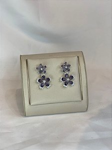 BRINCO FLOR DUPLA CRAVEJADA LAVANDA