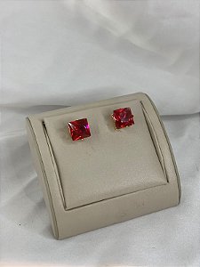 BRINCO QUADRADO DOURADO COM PEDRA ROSA