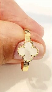 ANJEL VAN CLEEF BRANCO