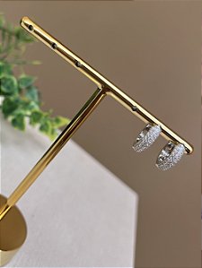 Brinco argolinha cravejada rodio