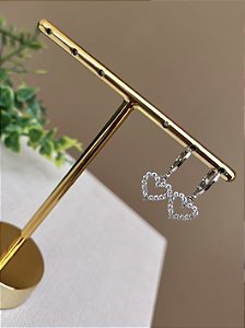 Brinco argolinha coração cravejado vazado rodio