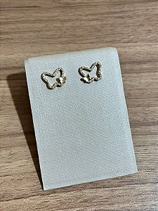 Brinco coração vazado com corações lateral ouro