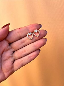 Brinco coração vazado com coração ouro