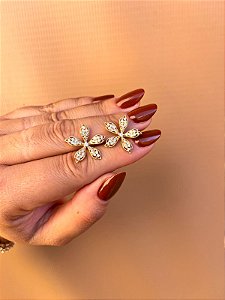 BRINCO FLOR CRAVEJADA OURO