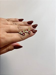 Brinco mariposa cravejado pink ouro