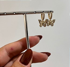 Argolinha clic com borboleta cravejada ouro
