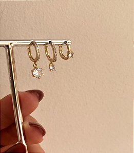 Brinco trio com pontos de luz ouro