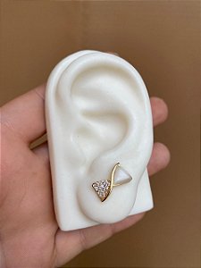 Brinco torcido cravejado e olho de gato ouro