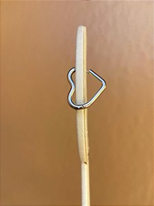 BRINCO ARGOLA CORAÇÃO SILVER AÇO INOX