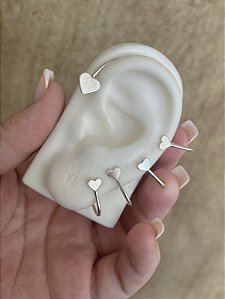 PIRCING FAKE EAR CUFF CORAÇÕES PRATA