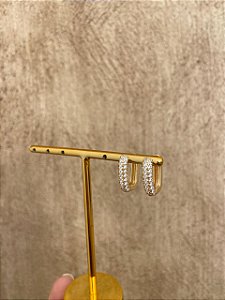 BRINCO OVAL CLIC CRAVEJADO