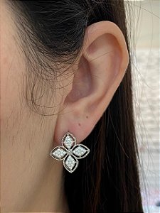 BRINCO FLOR INSPIRAÇÃO CRAV ZIRCÔNIA NO RODIO