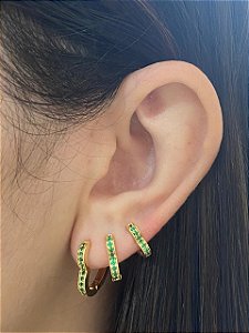 BRINCO TRIO ARGOLA DE CORAÇÃO VAZADO CRAV NO ESMERALDA