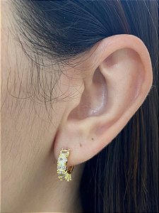 BRINCO ARGOLA CRAV COM 6 ZIRCÔNIA