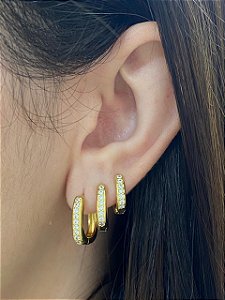 BRINCO ARGOLA QUADRADO CRAVEJADO