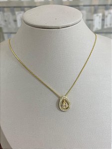 COLAR MALHA GOTA VAZADA NOSSA SENHORA CRAVEJADO CRISTAL