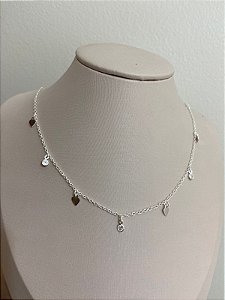 COLAR CHOCKER PONTOS DE LUZ E CHAPINHA LISA CORAÇÃO PRATA
