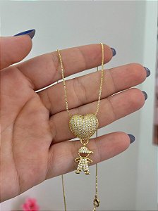 COLAR CORAÇÃO CRAVEJADO COM PINGENTE MENINO