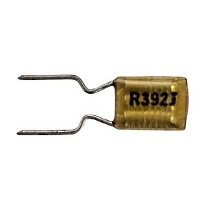 Capacitor Poliéster 3K9 x 50V = R392J