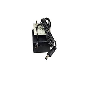 Eliminador de Pilhas 500mA 4,5V Entrada 127 A 220V Plug P4 Maxxi