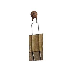 Capacitor Cerâmico 470pF x 50V = B471 Marrom