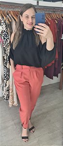 Calça Cenoura cor Goiaba